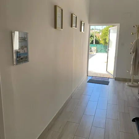 Villa Rustic Chick